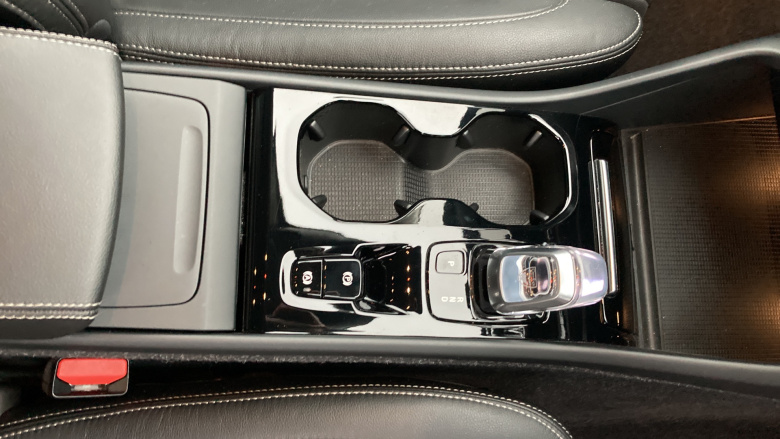 Volvo Xc40 2.0 B4P Inscription Pro 5dr Auto Petrol Estate